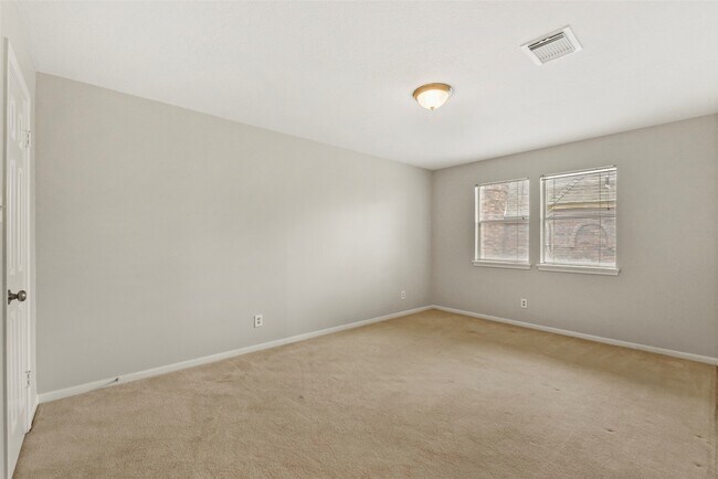 Building Photo - 15014 Lantern Creek Ln