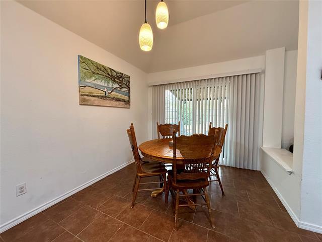 Building Photo - 2922 Custer Dr