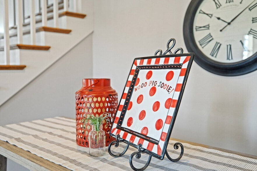 Building Photo - 473 N Oliver Ave