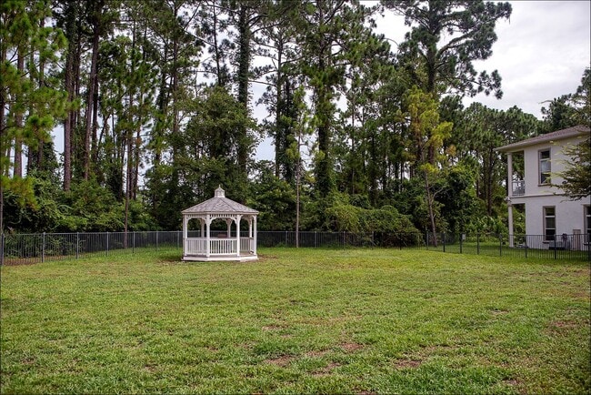 Building Photo - 3 Bedroom, 2 Bath with Private Balcony off Primary Bedroom in St. Augustine Shores - Call us for ...