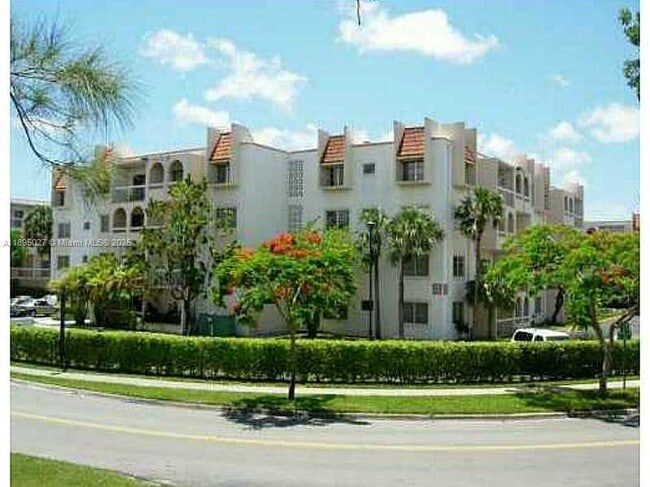 Building Photo - 7722 Camino Real