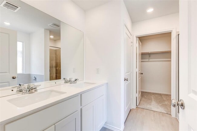 Building Photo - 105 Imola St