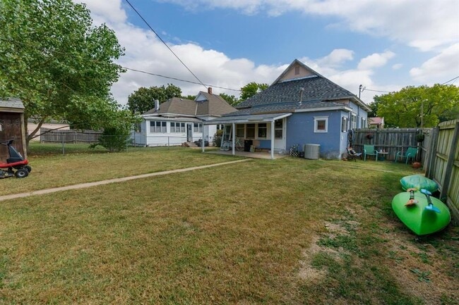 Building Photo - Cute 3BR Wellington bungalow
