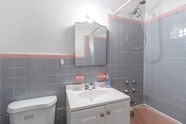 Building Photo - 340 E 80th St