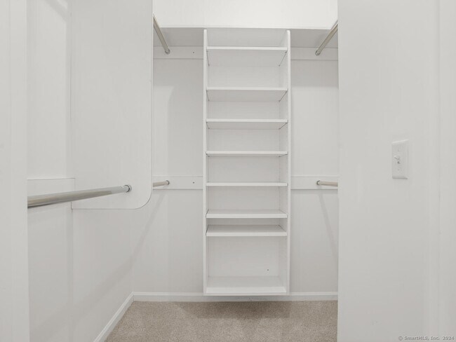 Building Photo - 35 W Broad St