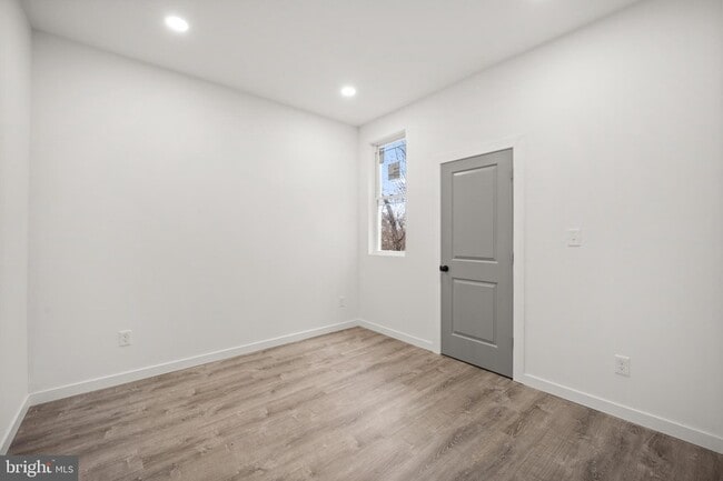 Building Photo - 3623 N 21st St