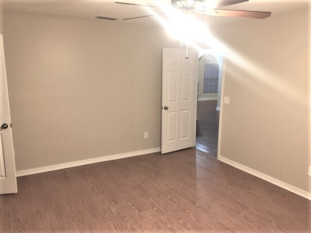 Building Photo - 4466 Hunters Haven Ln E