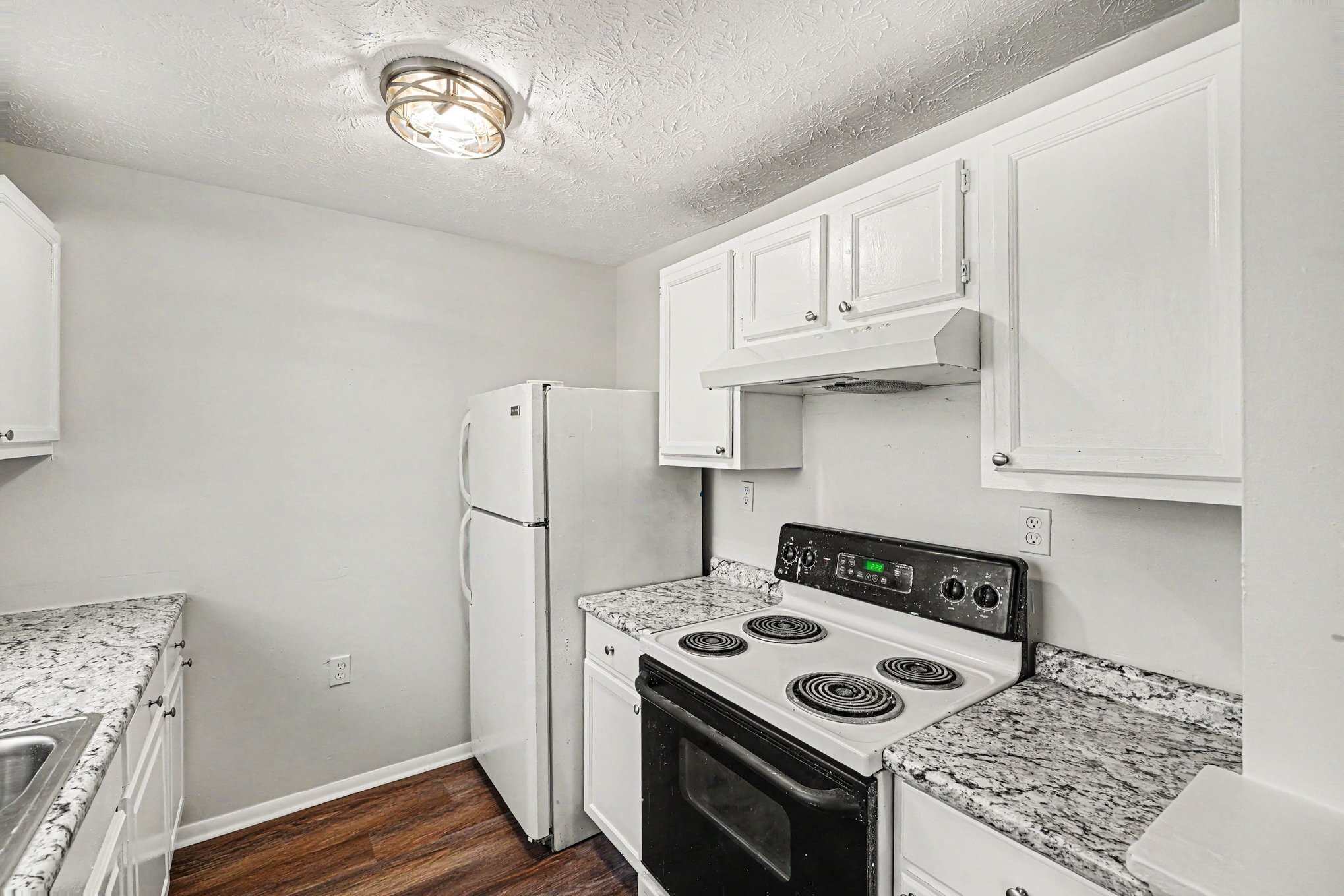 Building Photo - 562 Glenwood Ave