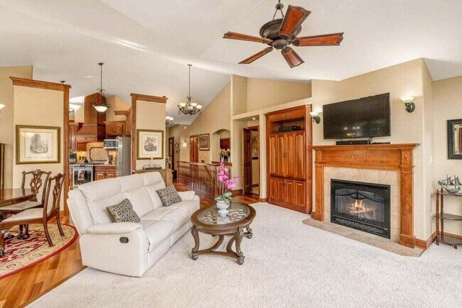 Building Photo - W162N5492 Westwind Dr