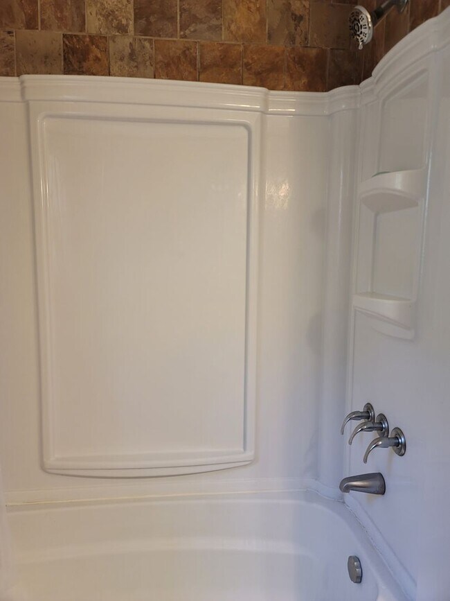 Building Photo - Cozy 3 bed 1.5 bath home for rent in Van B...