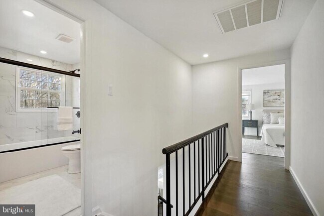 Building Photo - 13134 Madonna Ln