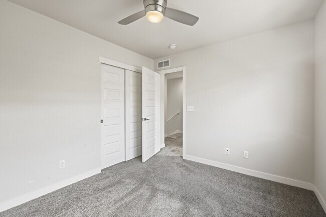 Building Photo - $2,395.95, Two Bedroom, 2.5 bathroom Townhome in Broomfield