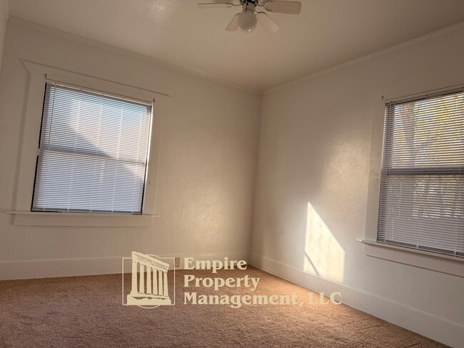 Building Photo - 537 NE Winchester St