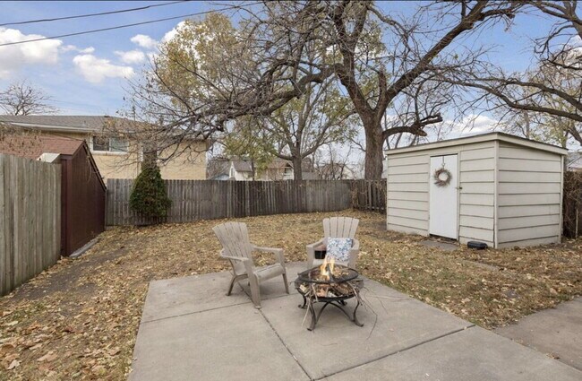 Building Photo - 1504 4th St NE