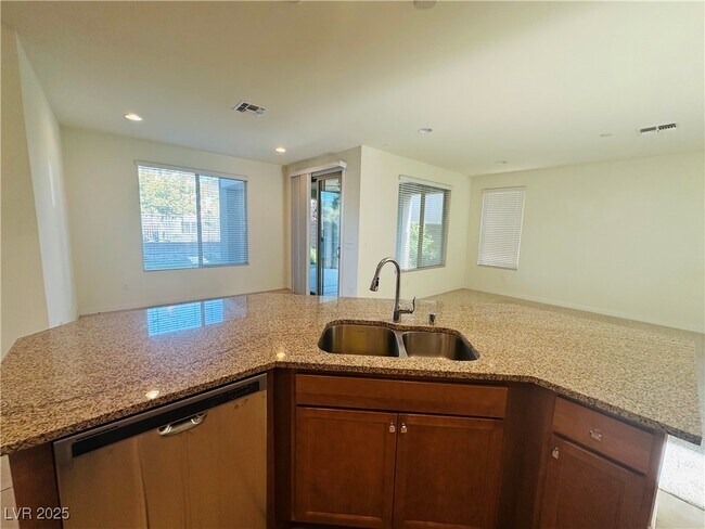 Building Photo - 10302 Kesington Dr