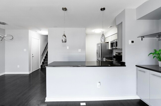 Building Photo - 903 Harbour Cove