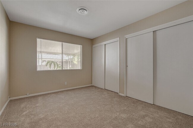 Building Photo - 5649 Sheila Ave