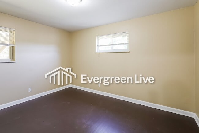 Building Photo - 207 Jupiter Dr