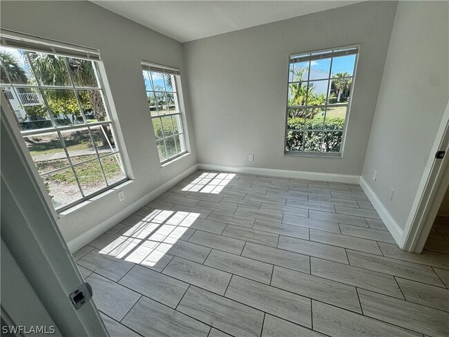 Building Photo - 124 Santa Clara Dr