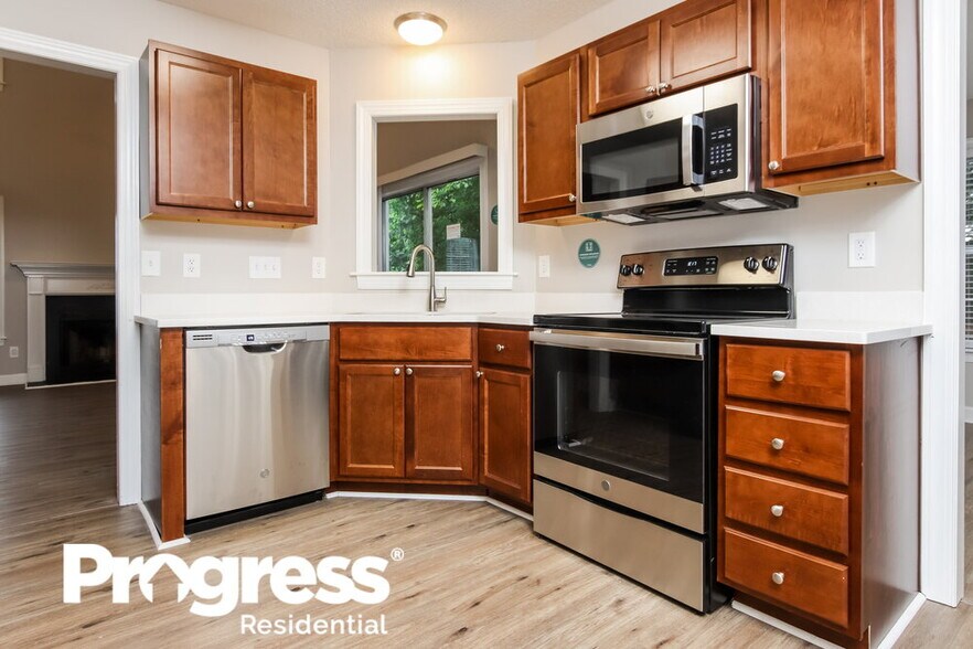 Building Photo - 110 Alberbury Commons Ct