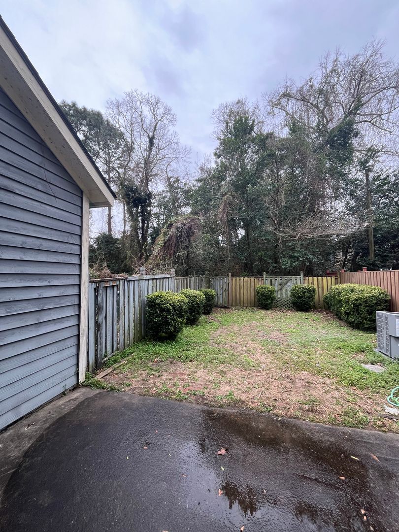 Building Photo - 15 Pointer Pl