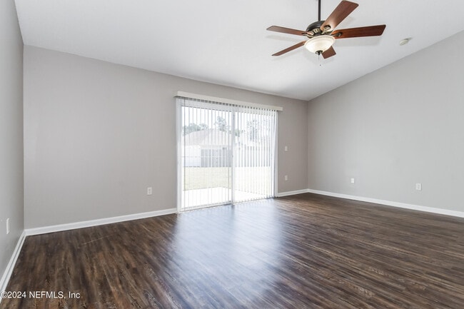 Building Photo - 6639 Leslie Oaks Ln