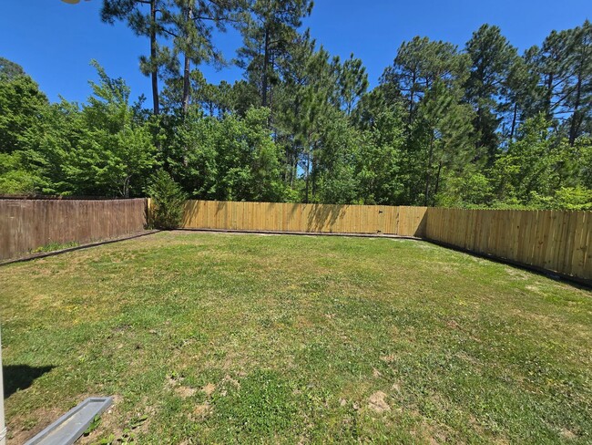 Building Photo - New Listing!!