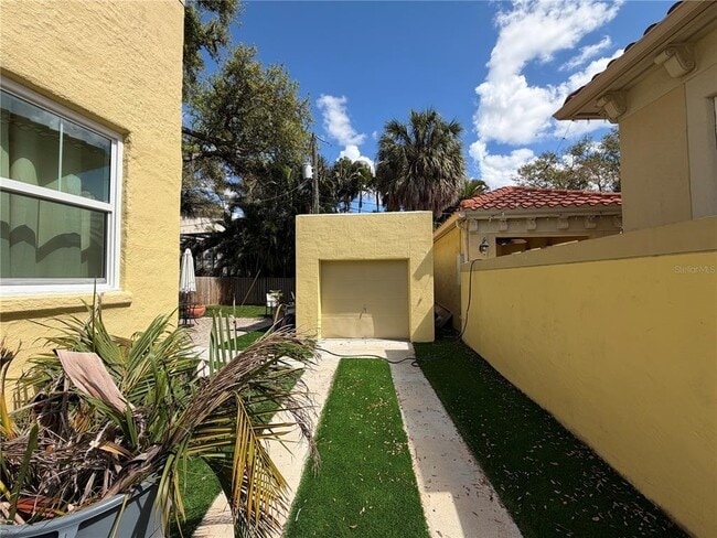 Building Photo - 51 Aegean Ave