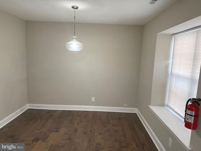 Building Photo - 313 Fountain Hall Ct