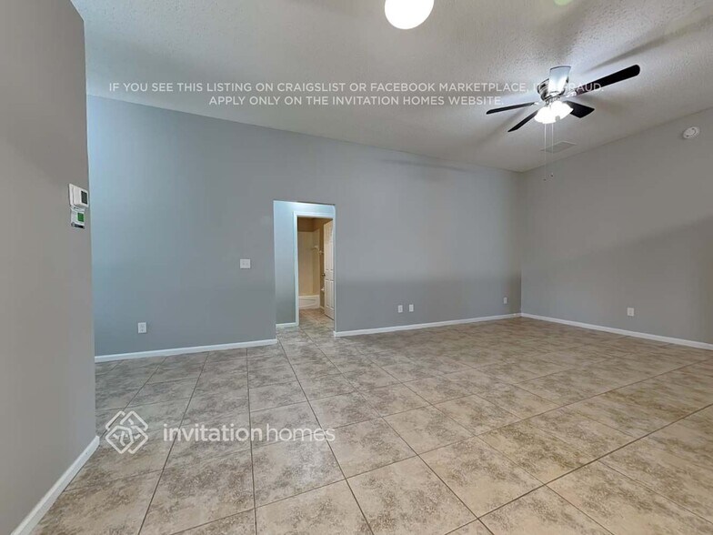 Building Photo - 1800 Northglen Cir