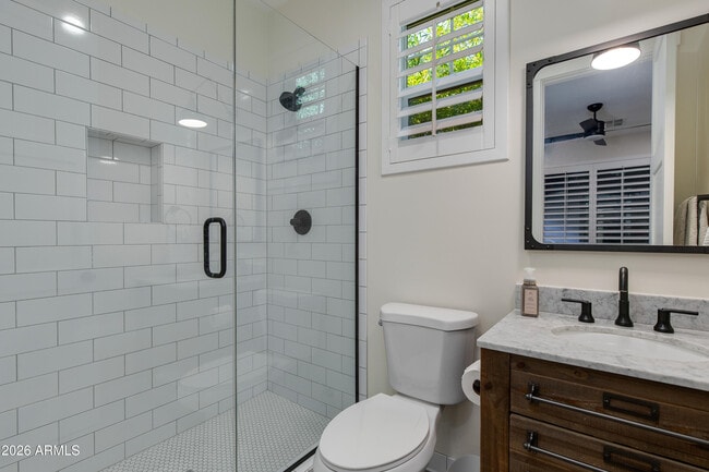 Building Photo - 3247 E Sells Dr