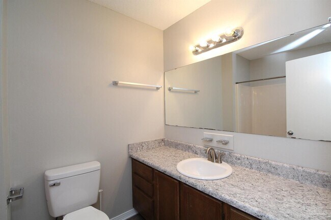 Building Photo - 7649 Old Hickory Dr