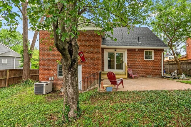 Building Photo - 3 Bed 3 Bath - Silver Spring Split Level -...