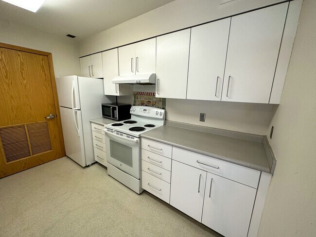 Interior Photo - 244 Hyland