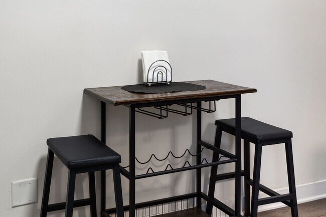 Building Photo - 6229 N Wayne Ave