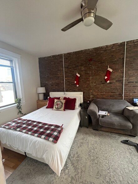 Building Photo - 39 Hemenway St