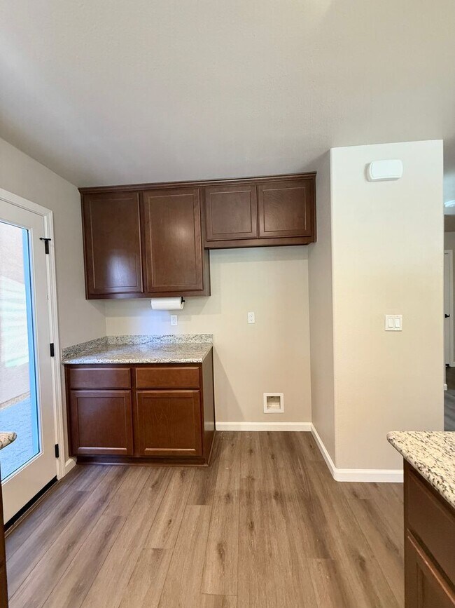 Building Photo - Move In Ready 3 Bed 2.5 Bath!!!