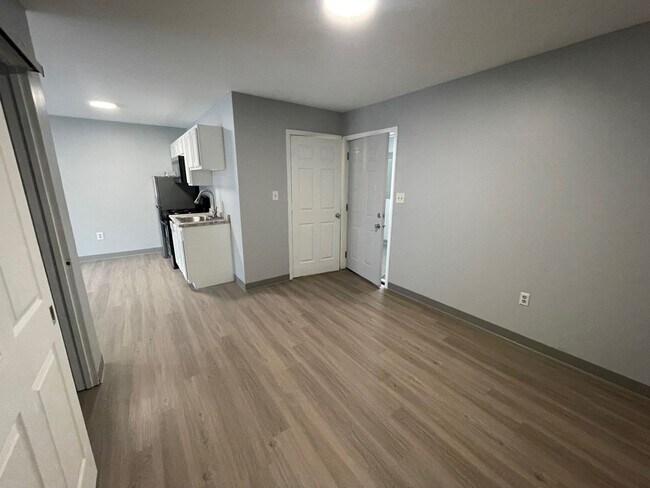 Interior Photo - 900 North Street