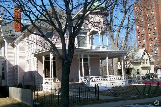 Building Photo - 2500 Portland Ave