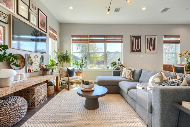 Building Photo - End Unit Townhome
