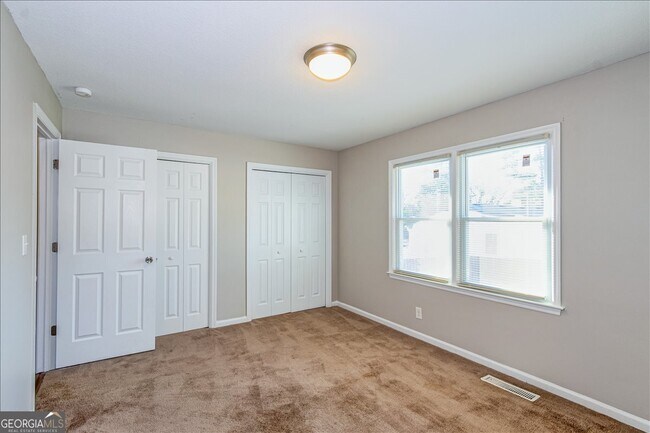 Building Photo - 2201 Walden Dr