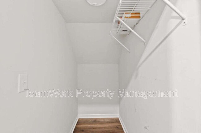 Building Photo - 126 Daniels Creek Cir