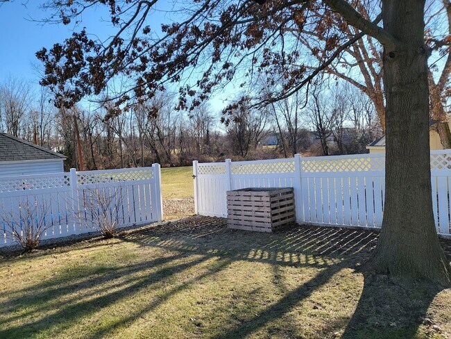 Building Photo - 104 Windsor Ct