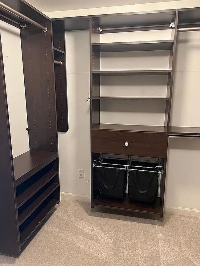 Building Photo - Medina Home