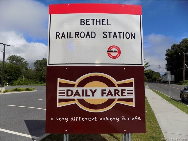 Building Photo - 168 Greenwood Ave