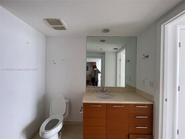 Building Photo - 50 Biscayne Blvd