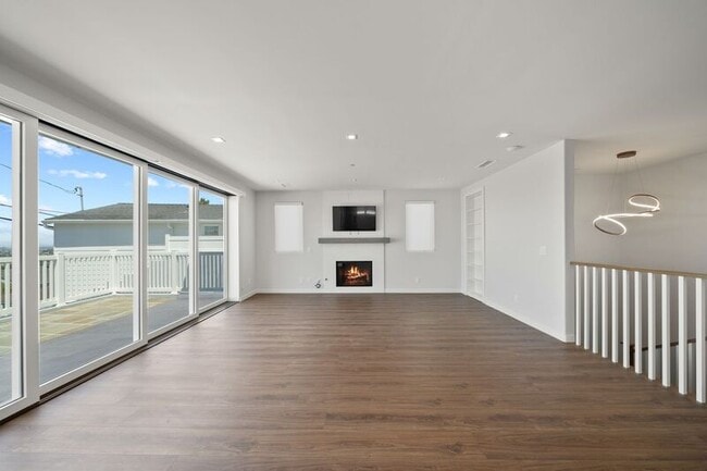 Building Photo - 101 Vía Colusa