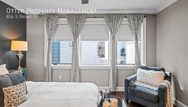 Building Photo - 854 S Front St