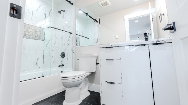 Building Photo - 2106 Oakes Ave