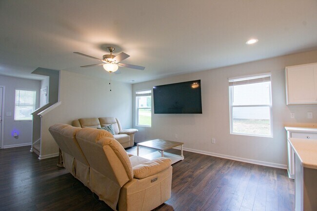 Building Photo - 342 Ledgebrook Ln